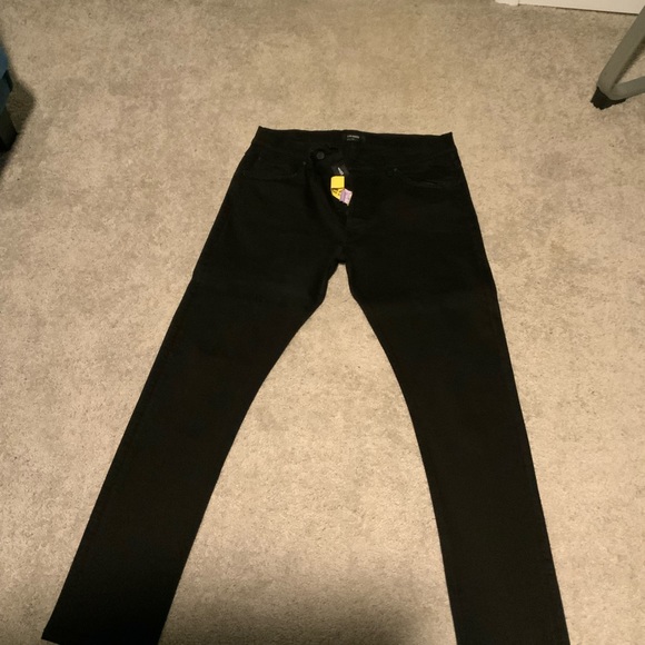 A Ma Maniere - Picture 1 of 3